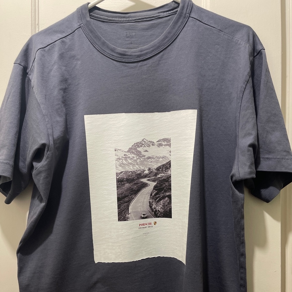 Vintage porsche t shirt in excellent condition.